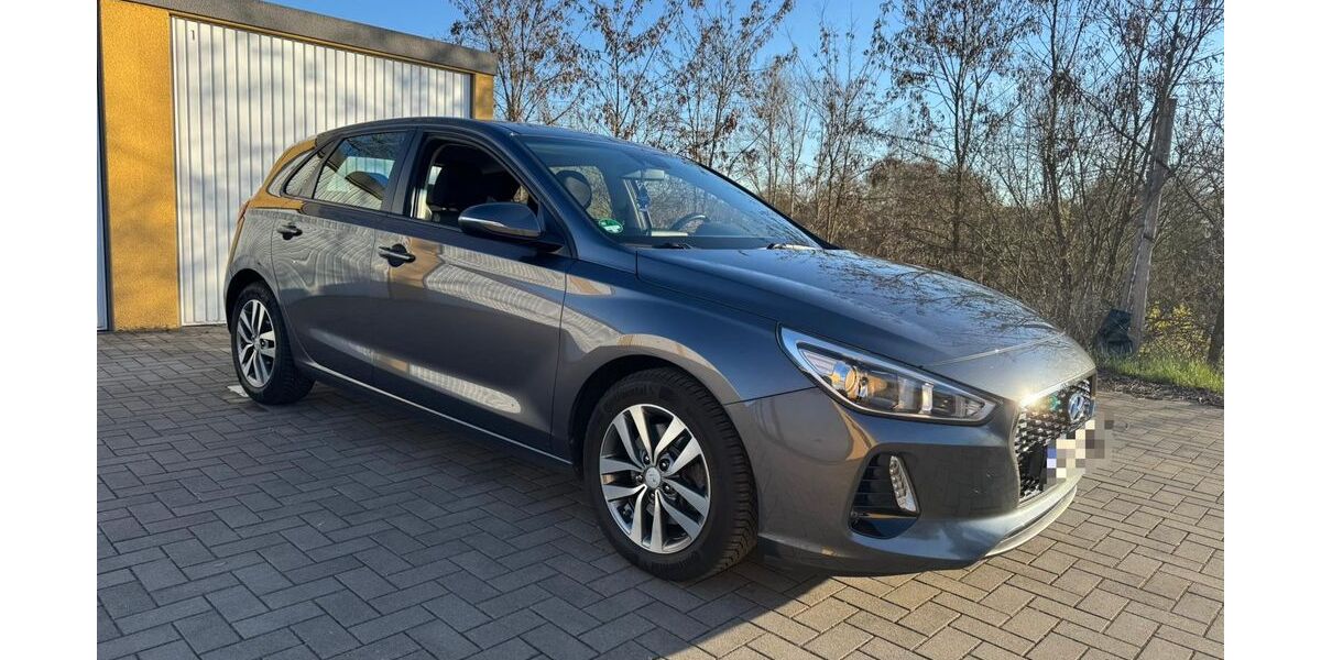 Hyundai i30 137.144 km 8.990 &euro; Halle 06118