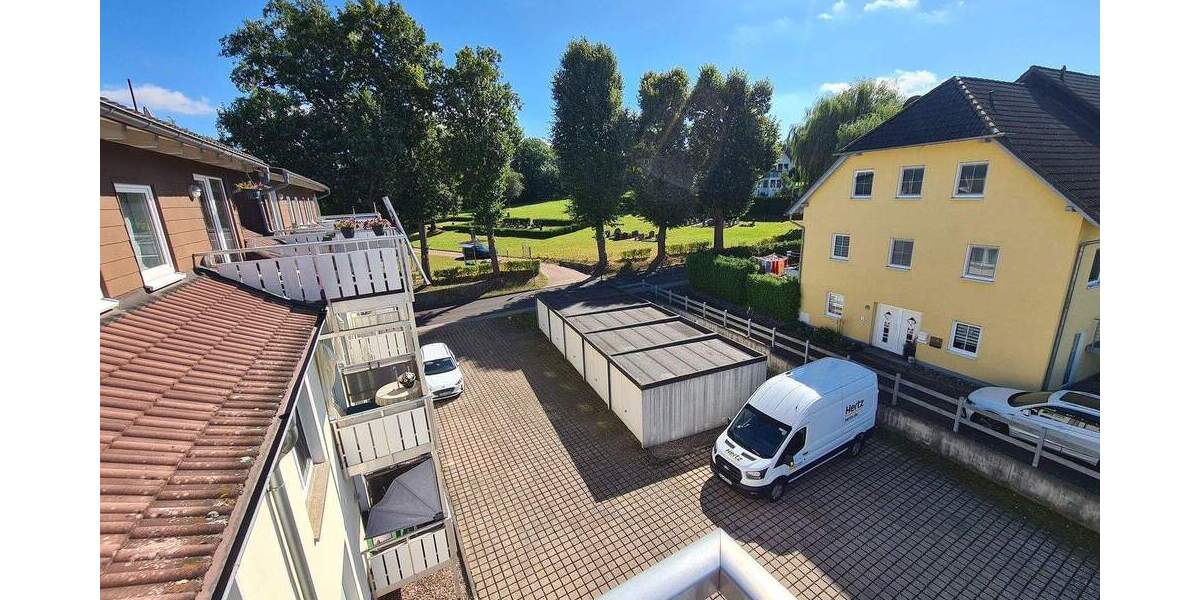 RESERVIERT Charmante Dachgeschosswohnung mit Einbauküche - sofort verfügbar! 2 zimmer