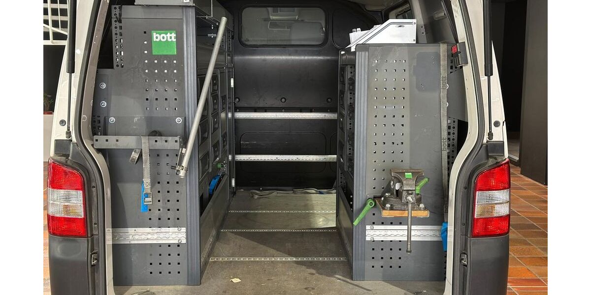 VW T5 Transporter 208.332 km 13.950 &euro; Bonn 53177