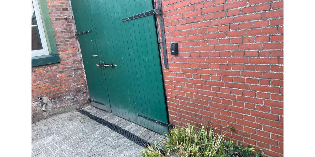 Mehrfamilienhaus, Wohnhaus Hage - 10 Zimmer, 300 m&sup2;, 350&euro; | Angebot:26197226