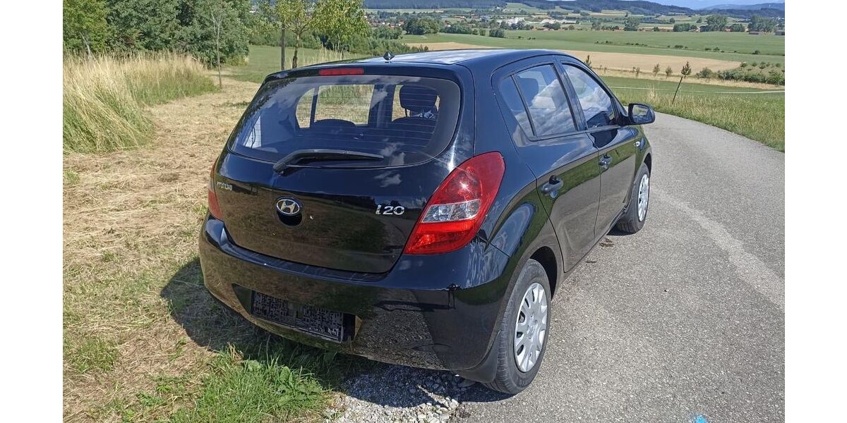 Hyundai i20 150.000 km 2.399 &euro; Hohenpeißenberg 82383