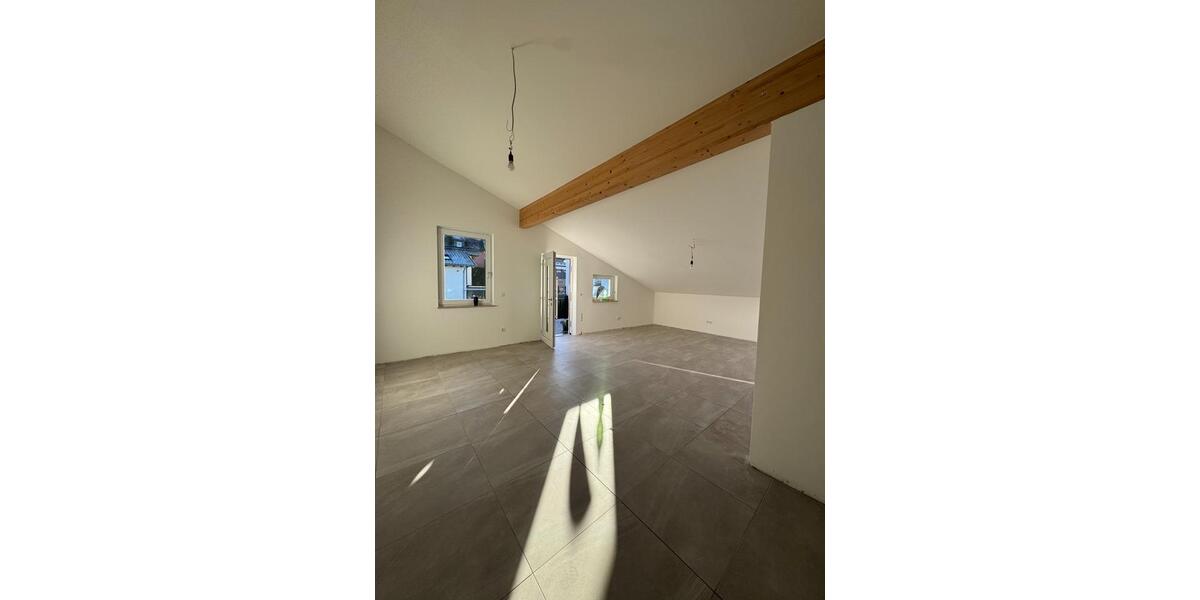 3-Zimmer-Dachgeschosswohnung mit großem Balkon (Neubau) 3 zimmer