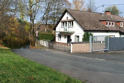 PROVISIONSFREI! Einzugsbereite Doppelhaushälfte mit Garten! 4 zimmer
