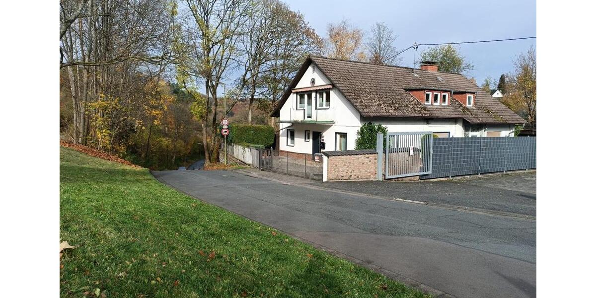 PROVISIONSFREI! Einzugsbereite Doppelhaushälfte mit Garten! 4 zimmer