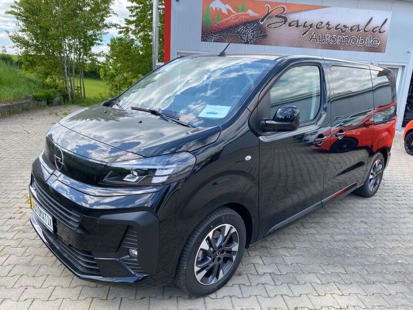 Zafira Life