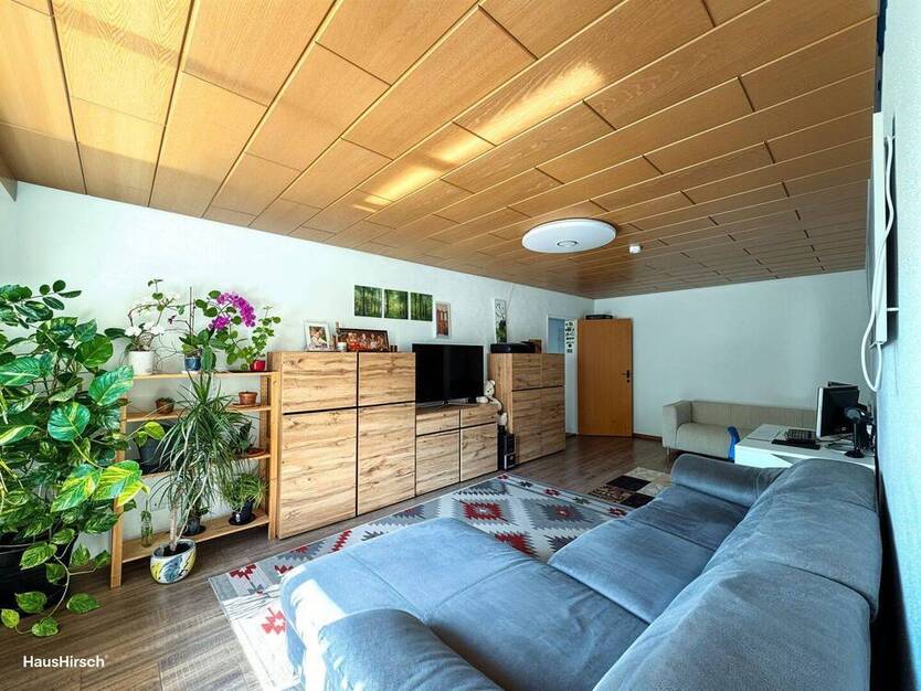 Lichtdurchflutete 4-Zimmer-Wohnung mit großem Balkon & Tiefgaragenstellplatz in Augsburg-Lechhausen