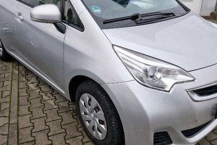 Toyota Verso-S 104.800 km 7.990 &euro; Hirschaid 96114