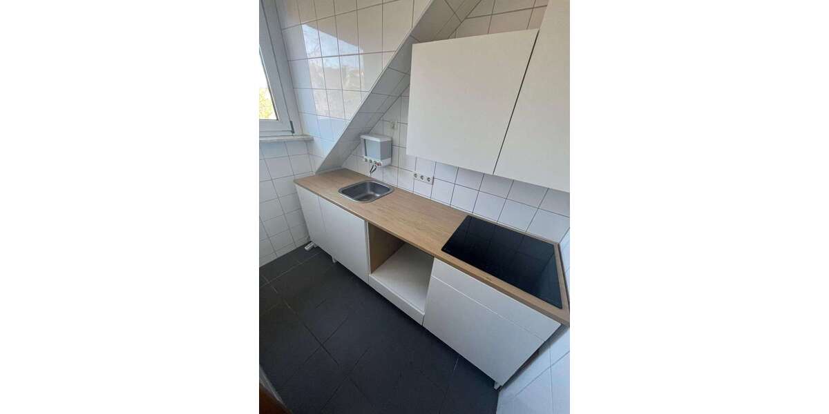 Etagenwohnung Düsseldorf Oberbilk - 1 Zimmer, 33 m&sup2;, 585&euro; | Angebot:26854368