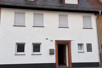Haus Cornberg - 5 Zimmer, 110 m&sup2;, 800&euro; | Angebot:27698647