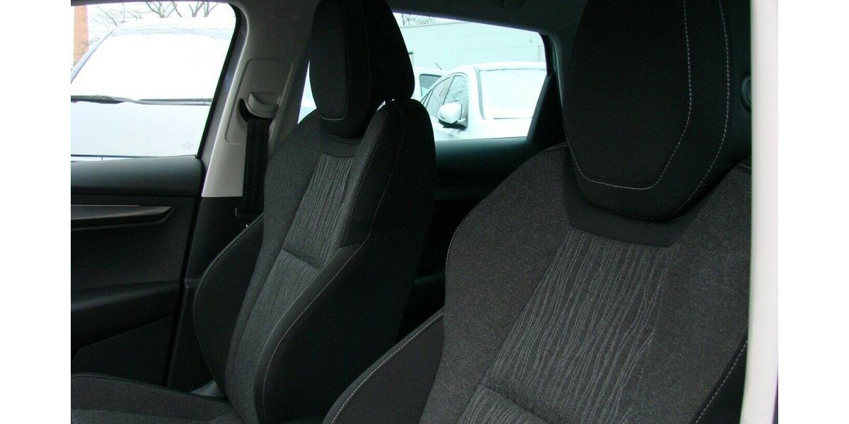 Skoda Karoq 1,5TSi Style ACC LED Kamera Family Paket II 32.882 km 24.980 &euro; Falkensee 14612