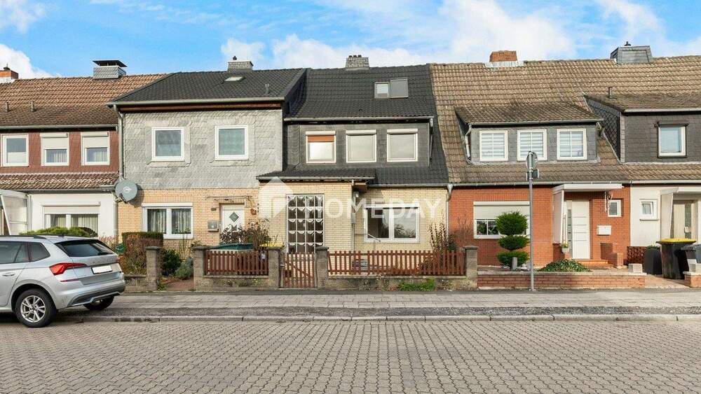 Gut gepflegtes Reihenmittelhaus mit modernem Bad, Wintergarten, Gartenlaube und ausgebautem DG 4 zimmer