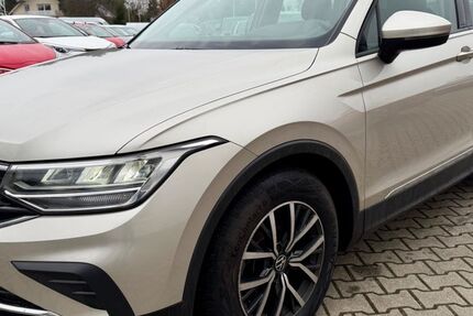 VW Tiguan 49.000 km 26.900 &euro; Zwenkau OT Löbschütz 04442