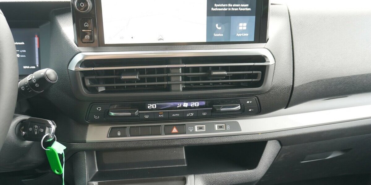 Fiat Ulysse L2 180 AT8 8-Sitzer / 10-Zoll Navi 15.712 km 37.961 &euro; Münchenbernsdorf 07589
