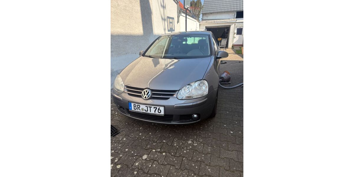 VW Golf 160.000 km 2.700 &euro; Graben neudot 76676