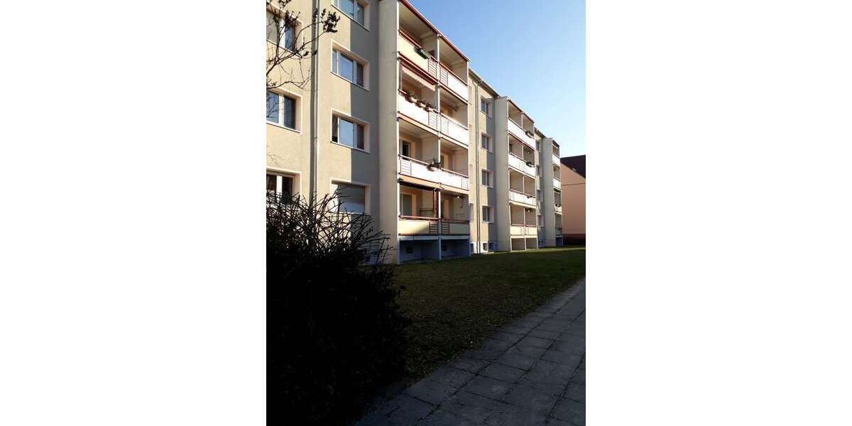 Etagenwohnung Cottbus Schmellwitz - 3 Zimmer, 60 m&sup2;, 578&euro; | Angebot:25753774
