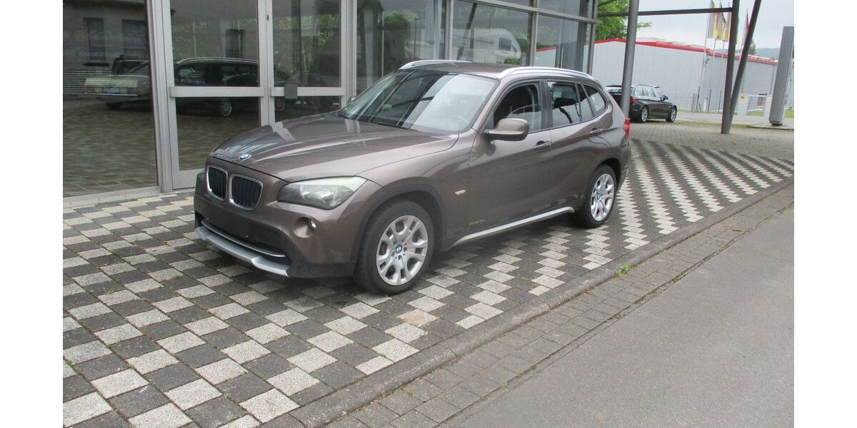 BMW X1 323.000 km 4.500 &euro; Stadtoldendorf 37627