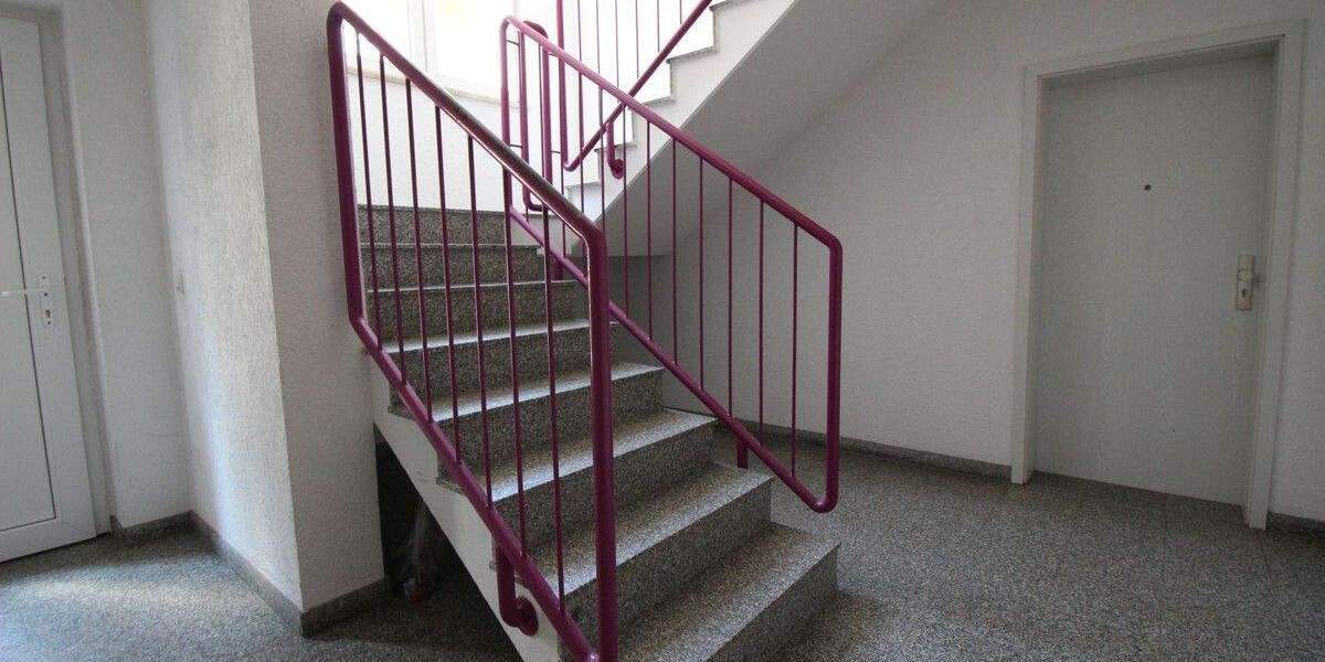 Etagenwohnung Aue - 2 Zimmer, 64 m&sup2;, 387&euro; | Angebot:25631485