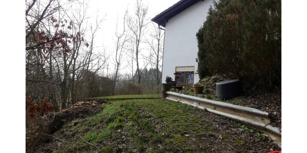 Etagenwohnung Schrecksbach Röllshausen - 4 Zimmer, 103 m&sup2;, 63.000&euro; | Angebot:25685481