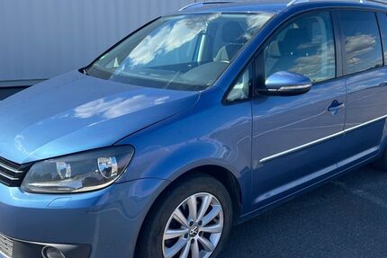 VW Touran 296.000 km 4.950 &euro; Berlin 12057