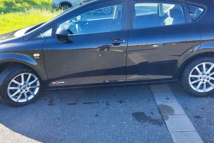 Seat Leon 143.000 km 5.900 &euro; Weismain 96260