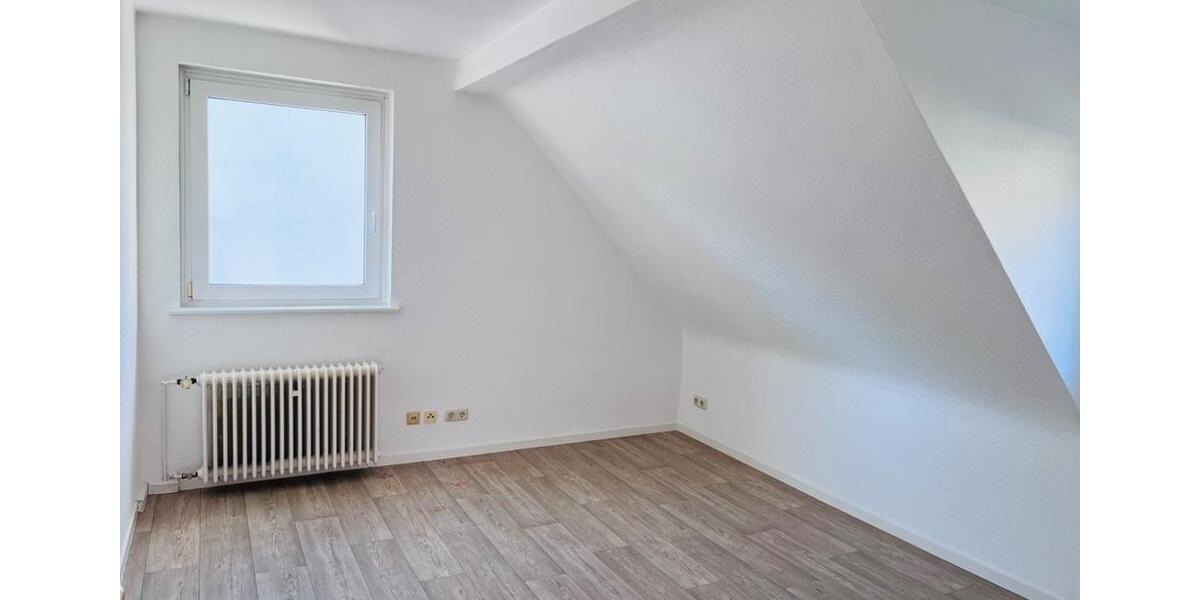 Dachgeschoßwohnung Marburg - 4 Zimmer, 80 m&sup2;, 780&euro; | Angebot:25431433