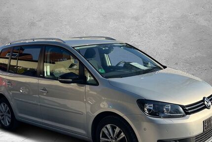 VW Touran 153.000 km 8.499 € Detmold 32758