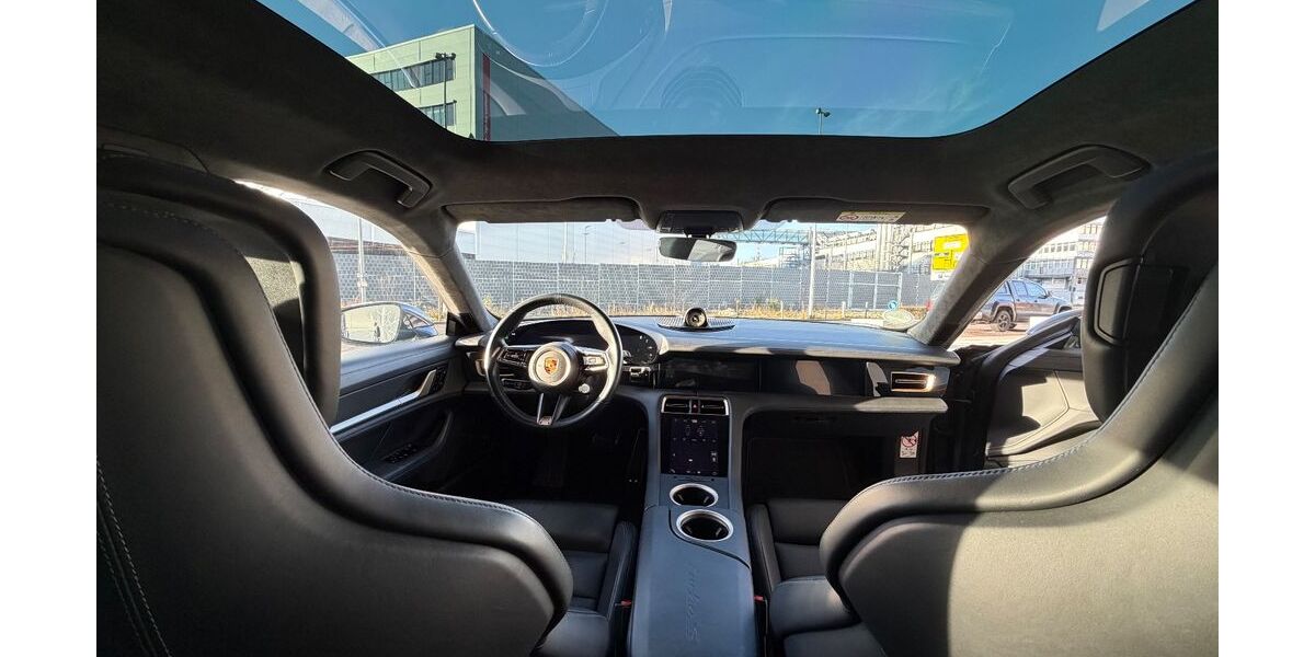 Porsche Taycan 29.500 km 79.390 &euro; Stuttgart 70193