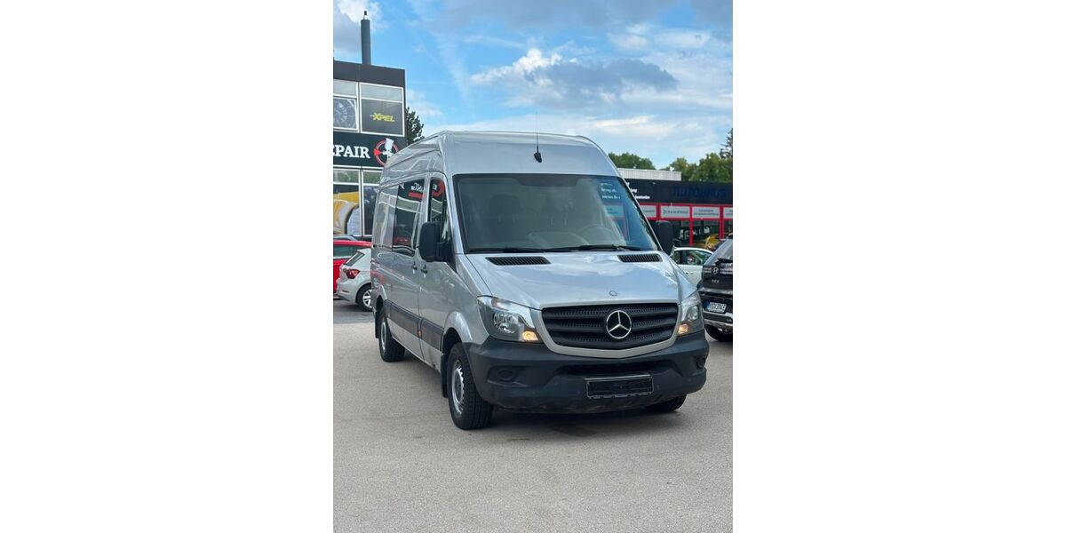 Mercedes-Benz Sprinter 169.000 km 11.999 &euro; München 81825