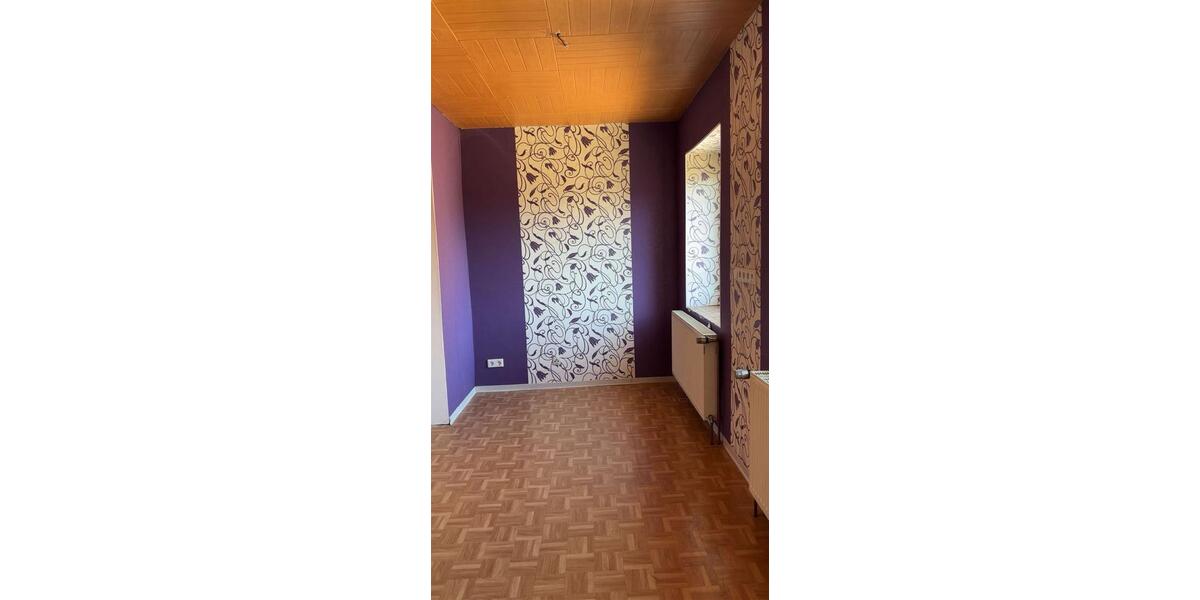 Dachgeschoßwohnung Neunkirchen Heinitz - 5 Zimmer, 150 m&sup2;, 900&euro; | Angebot:26495176
