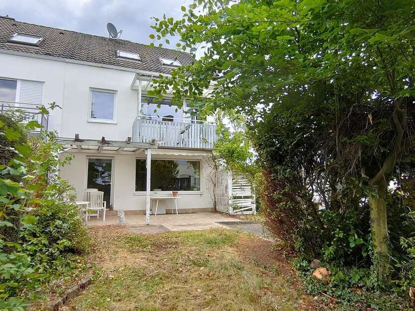 Haus zum Kaufen in Wiesbaden Delkenheim 435.000 € 125 m²