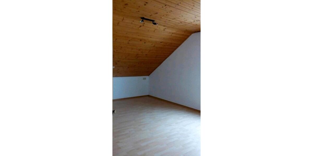 Etagenwohnung Prosselsheim - 4 Zimmer, 120 m&sup2;, 700&euro; | Angebot:26211442