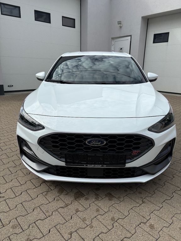Ford Focus 1.900 km 35.490 € Nümbrecht 51588