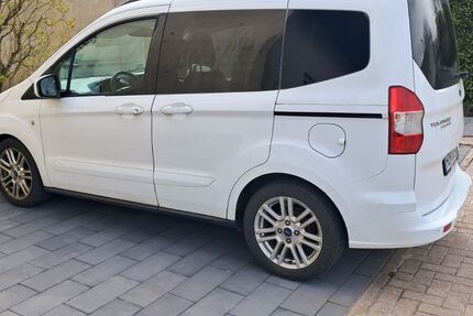 Ford Tourneo Courier 45.000 km 14.400 &euro; Mandelbachtal 66399