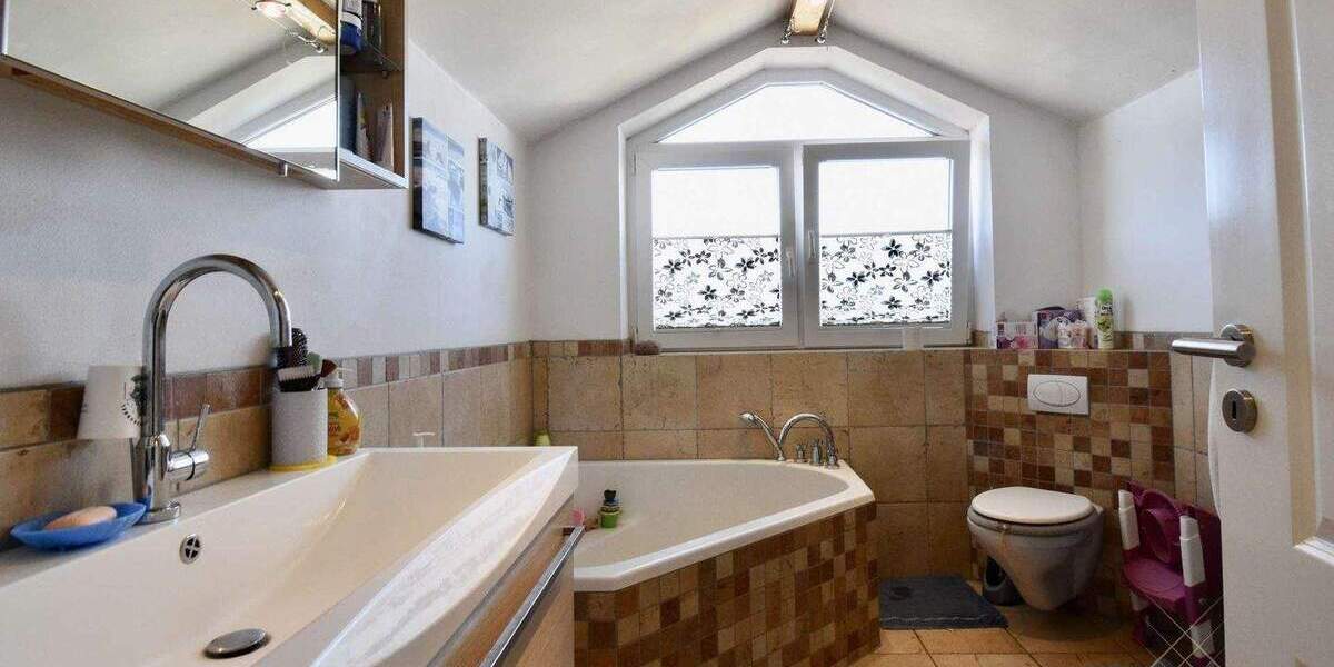 Modernes Zweifamilienhaus in ruhiger Lage von Kaiserslautern 6 zimmer