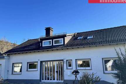 Haus Hilchenbach - 9 Zimmer, 194 m&sup2;, 279.000&euro; | Angebot:25628899