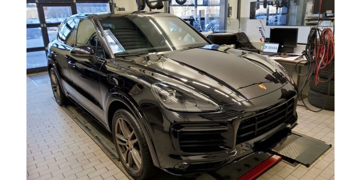 Porsche Cayenne 79.000 km 52.800 € Ulm 89075