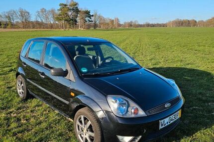 Ford Fiesta 220.000 km 600 &euro; Königsmoor 21255