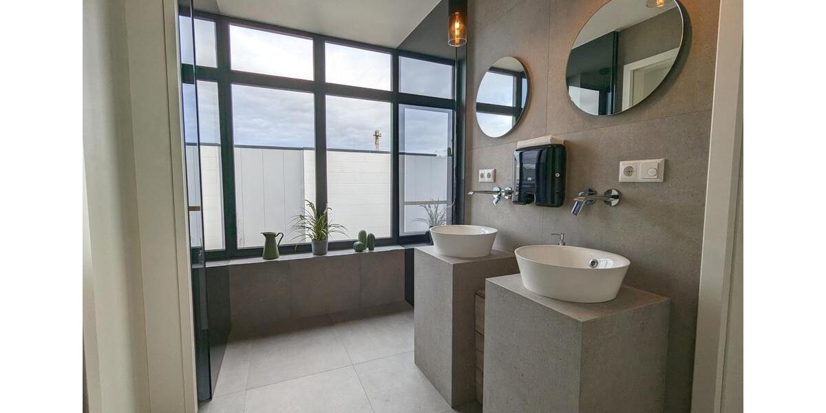 NEUWERTIG & REPRÄSENTATIV, TOP AUSSTATTUNG, DACHTERRASSE & BERGBLICK, KONFERENZSAAL VERFÜGBAR zimmer