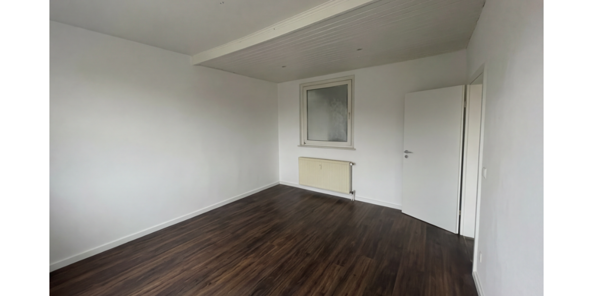 Helle renovierte 2,5 Zimmer Dachgeschoss Wohnung in Bochum Wattenscheid mit guter Anbindung - Dachgeschoßwohnung Bochum Günnigfeld | Angebot:24576171