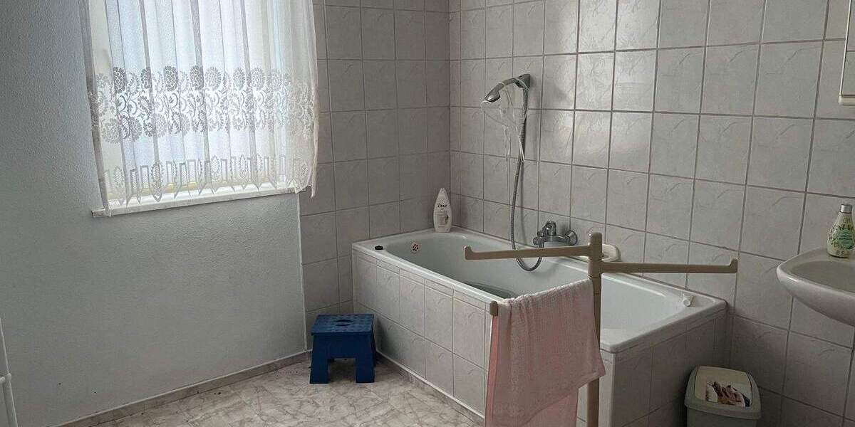 Mehrfamilienhaus, Wohnhaus Plaue - 4 Zimmer, 136 m&sup2;, 108.000&euro; | Angebot:25747557