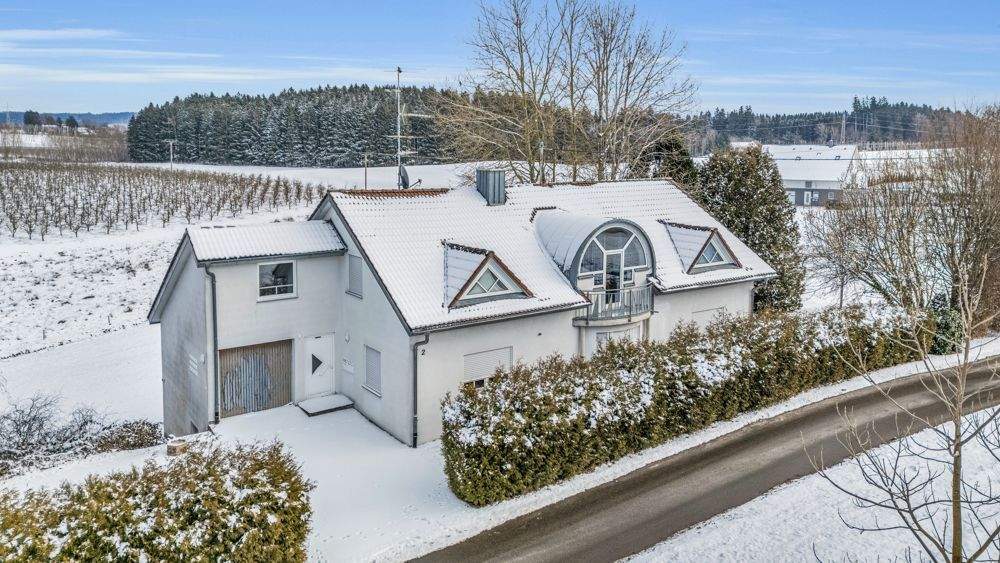 Solides Zweifamilienhaus in idyllischer, ländlich geprägter Lage im Süden von Ravensburg 8 zimmer