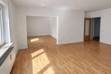 Wohnung Marburg Marbach - 5 Zimmer, 105 m&sup2;, 900&euro; | Angebot:27336501