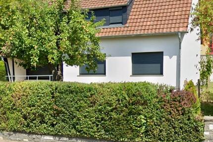 Großzügiges Haus in guter Lage mit Garten zimmer