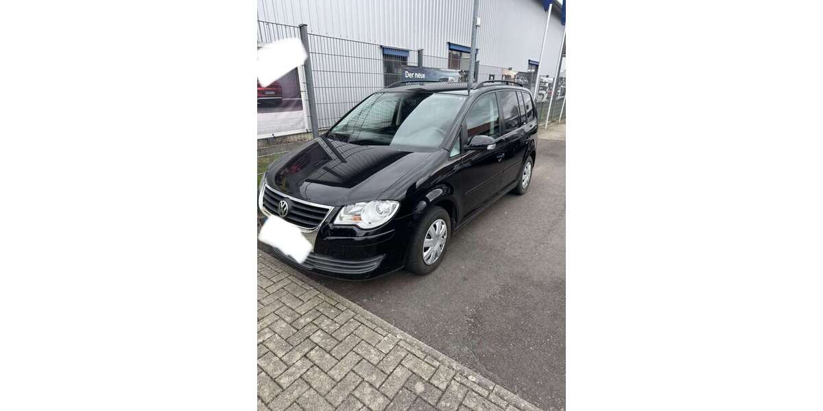 VW Touran 221.000 km 2.999 &euro; Freiburg 79111