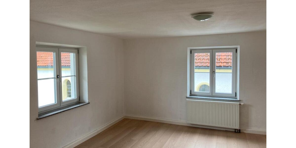Einfamilienhaus Tittling - 5.5 Zimmer, 164 m&sup2;, 1.300&euro; | Angebot:24820200