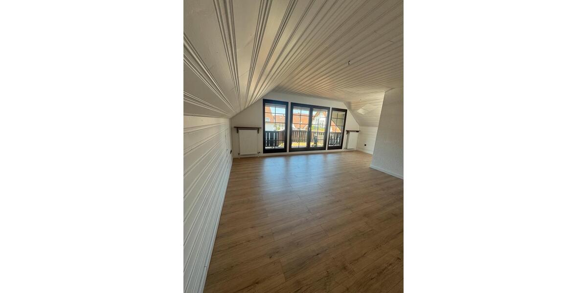 Dachgeschoßwohnung Niedernberg - 3 Zimmer, 64 m&sup2;, 750&euro; | Angebot:26351870