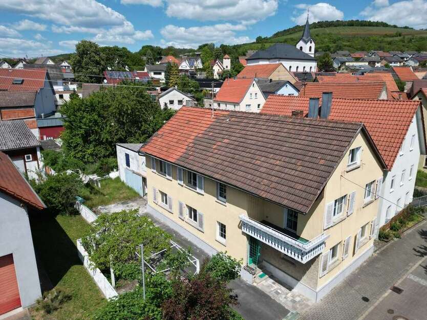 Haus zum Kaufen in Lauda-Königshofen 190.000 € 185 m²