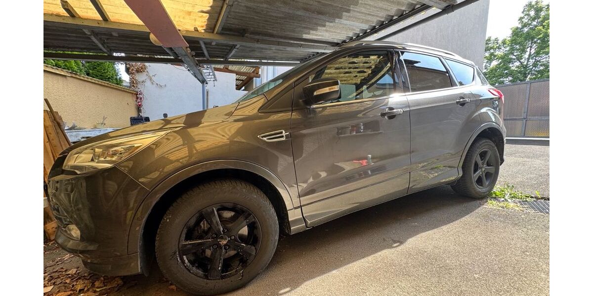 Ford Kuga 151.000 km 8.000 &euro; Würzburg 97076