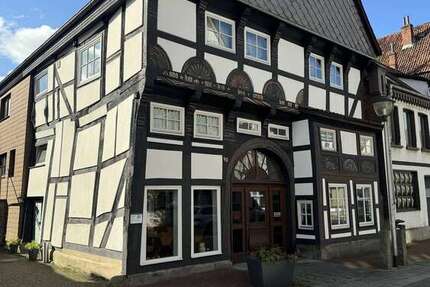 Haus zum Kaufen in Hessisch Oldendorf 190.000 € 306 m² 9 zimmer