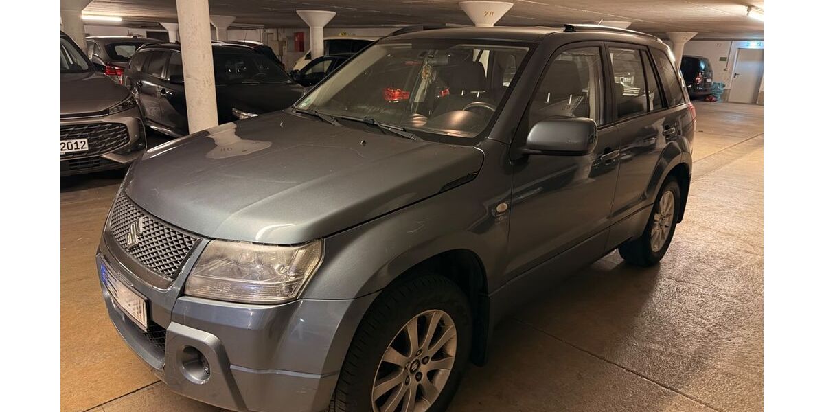 Suzuki Grand Vitara 220.000 km 2.500 &euro; München 80637